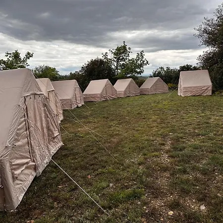 Du 2* Saint-Julien-du-Verdon